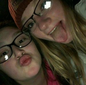 Meet your Posher, Isabel